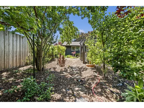 Exterior - 341 Hardy Ave, Eugene, OR 97404 photo 19 of 19
