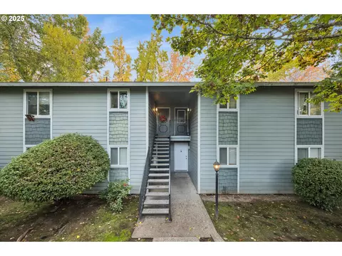 12145 SW Gingham Ln, Beaverton, OR 97008
