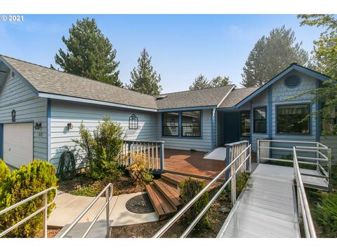 1032 NE Paula Dr, Bend, OR 97701 photo 1