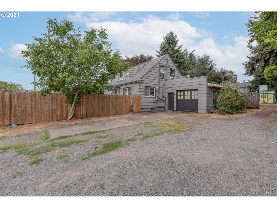 2350 Haig St, Eugene, OR 97402 28 Photos MLS 21016953 Movoto