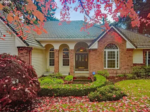 3111 Wintercreek Dr, Eugene, OR 97405 photo 1