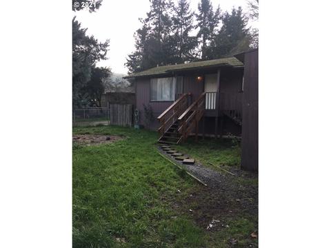262 Third St, Dillard, OR 97432 photo 1