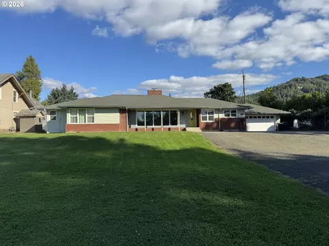 795 W Old Melrose Rd, Roseburg, OR 97471