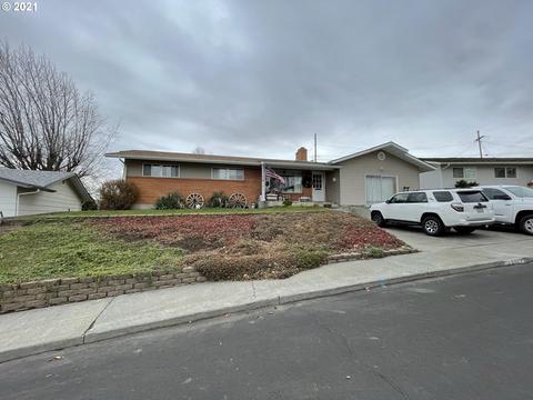 3227 SW Isaac Ave, Pendleton, OR 97801 photo 1