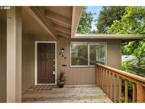 730 SW Dolph St, Portland, OR 97219