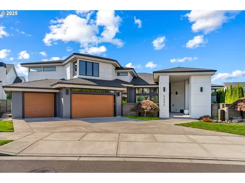5652 SE Mcinnis St, Hillsboro, OR 97123