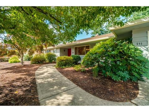 751 NW Baker Dr, Canby, OR 97013 photo 1