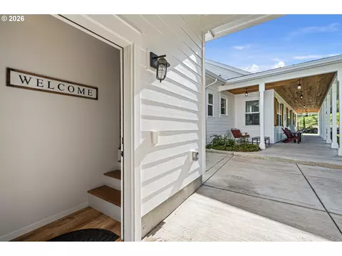 Exterior - 2764 E 40th Ave, Eugene, OR 97405 photo 5 of 10