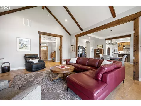 Living - 2764 E 40th Ave, Eugene, OR 97405 photo 4 of 5