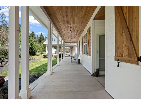 Exterior - 2764 E 40th Ave, Eugene, OR 97405 photo 3 of 10