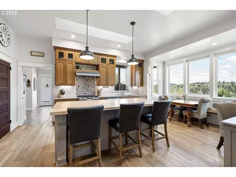 Kitchen - 2764 E 40th Ave, Eugene, OR 97405 photo 1 of 5