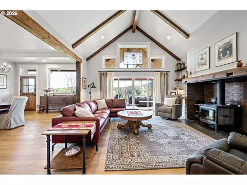 Living - 2764 E 40th Ave, Eugene, OR 97405 photo 1 of 5