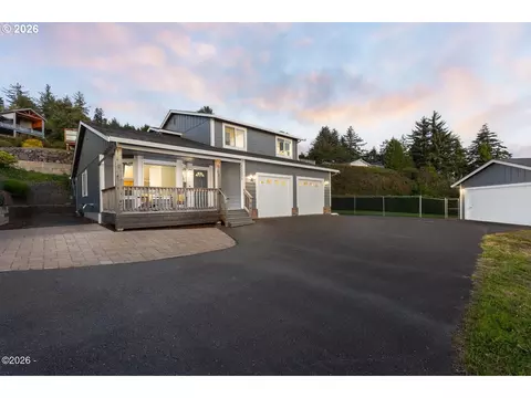 821 SE Vista Dr, Newport, OR 97365