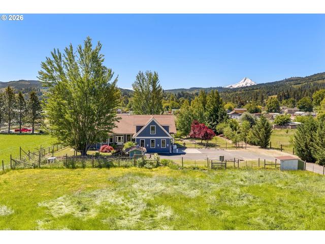 2939 Wyeast Rd, Hood River, OR 97031
