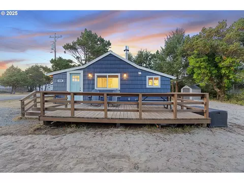 26205 Nedonna Ave, Rockaway Beach, OR 97136