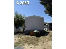 5000 NE Stephens St #27, Roseburg, OR 97470