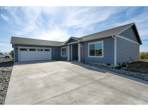 694 NW 23rd St, Pendleton, OR 97801 photo 1