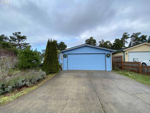 1441 Siano Loop, Florence, OR 97439 photo 1