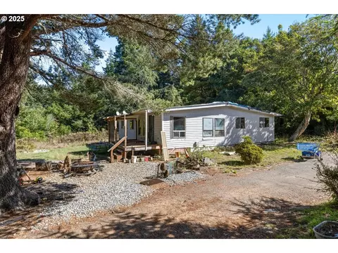 28344 Hunter Creek Hts, Gold Beach, OR 97444