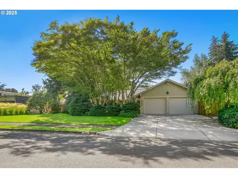 3360 Buckingham Ave, Eugene, OR 97401