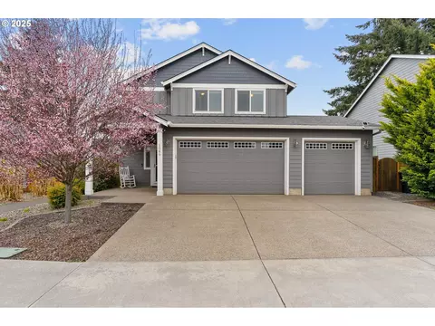 1089 E 1st Ave, Estacada, OR 97023