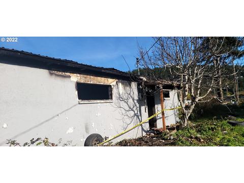 450 1st Ave, Powers, OR 97466 photo 1