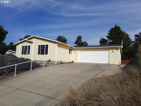 858 Wecoma Loop, Florence, OR 97439 photo 1