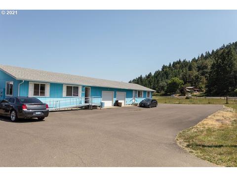 1317 S Calapooia St, Sutherlin, OR 97479 photo 1