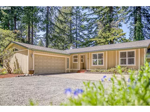 532 NW Sunset Blvd, Toledo, OR 97391