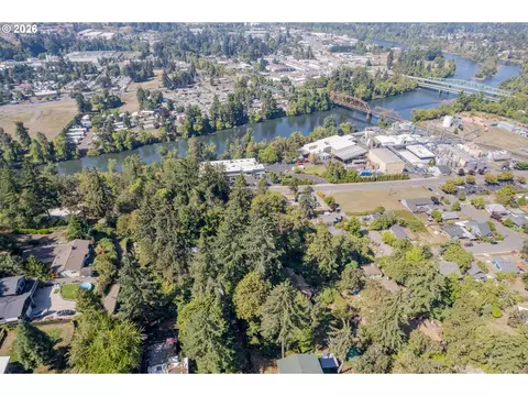 Undisclosed, Springfield, OR 97477 photo 2