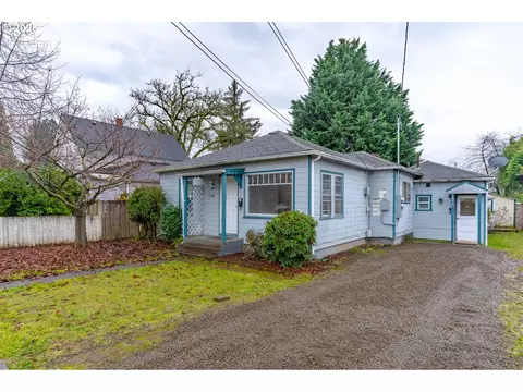 566 SE Walnut St, Hillsboro, OR 97123