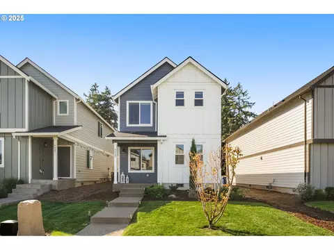 4025 Village Center Dr, Salem, OR 97302