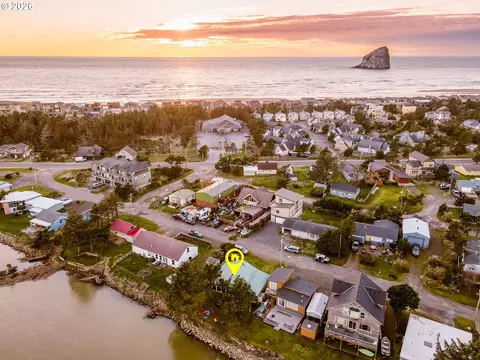 34685 Nestucca Blvd, Pacific City, OR 97135