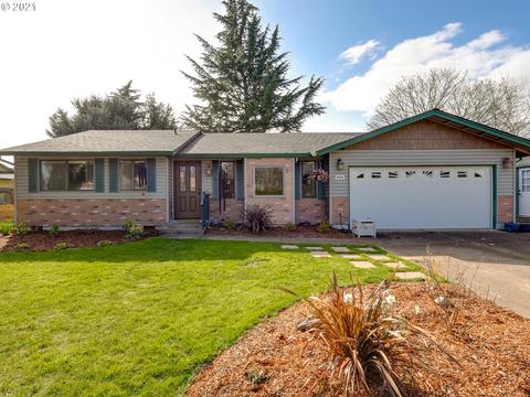 808 E Hemlock Ln, Newberg, OR 97132 photo 1