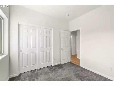 Bedroom - 614 Burghardt Dr, Molalla, OR 97038 photo 4 of 8