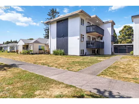 1337 10th Ave, Longview, WA 98632