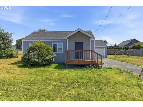 243 S Marple St, Coos Bay, OR 97420
