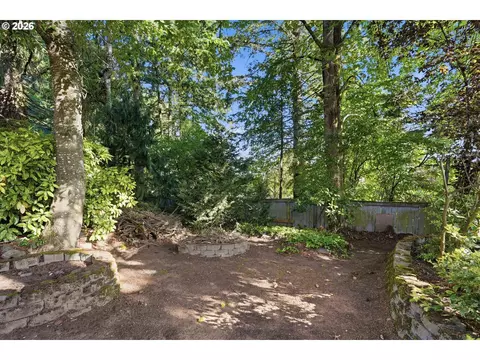Exterior - 2125 NW 47th Ave, Camas, WA 98607 photo 8 of 9