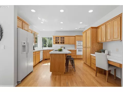 Kitchen - 2125 NW 47th Ave, Camas, WA 98607 photo 2 of 3