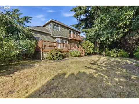 Exterior - 2125 NW 47th Ave, Camas, WA 98607 photo 5 of 9