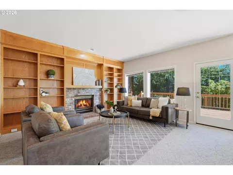 Living - 2125 NW 47th Ave, Camas, WA 98607 photo 2 of 5