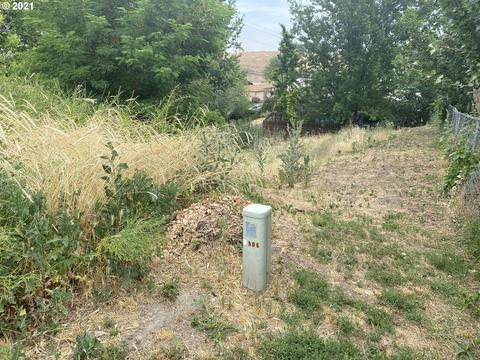 802 SE 8th St, Pendleton, OR 97801 photo 1