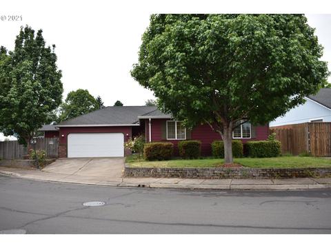 948 Hazelnut Ln, Springfield, OR 97478 photo 1