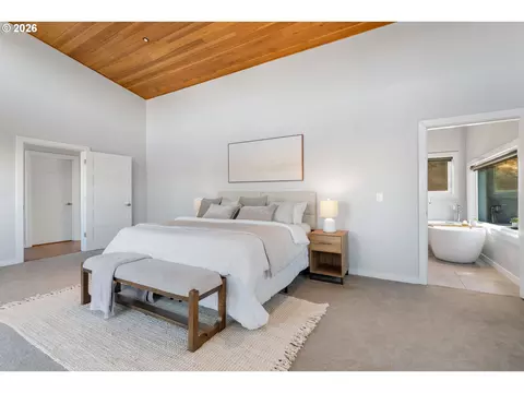 Bedroom - 400 Maya Way, Mosier, OR 97040 photo 2 of 8