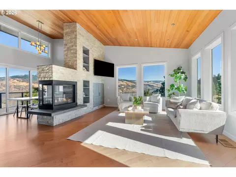 Living - 400 Maya Way, Mosier, OR 97040 photo 1 of 3