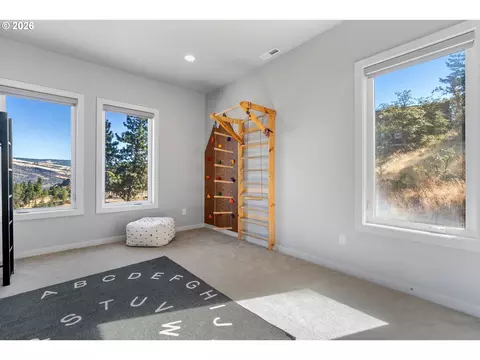Bedroom - 400 Maya Way, Mosier, OR 97040 photo 7 of 8