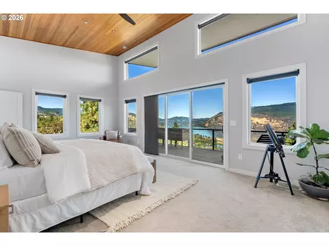 Bedroom - 400 Maya Way, Mosier, OR 97040 photo 1 of 8