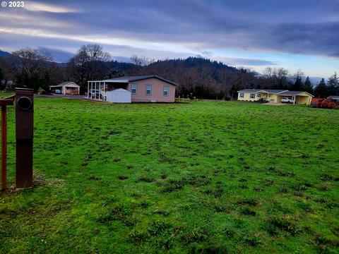 222 Mathews Dr #23, Myrtle Creek, OR 97457