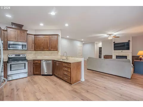 Kitchen - 2156 SW 14th Dr, Gresham, OR 97080 photo 6 of 6