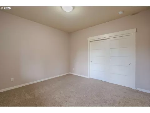 Bedroom - 2156 SW 14th Dr, Gresham, OR 97080 photo 3 of 13